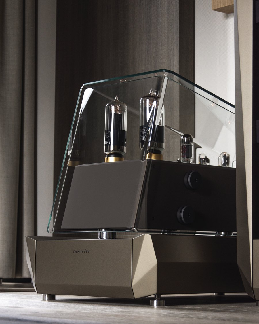 Engström tube amplifier under glass at Boyer Audio